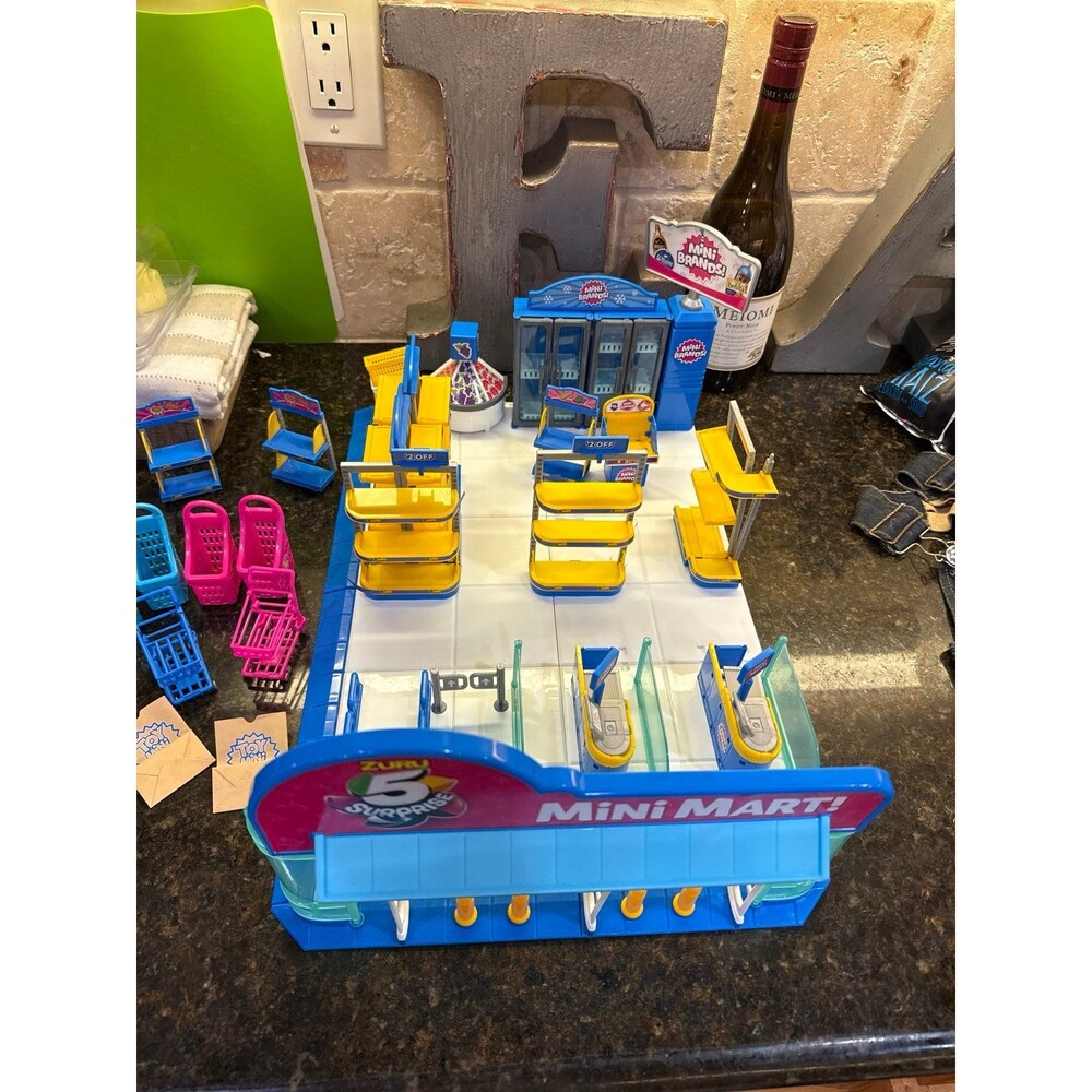 Mini Brands 5 Surprise Mini Mart READ DESCRIPTION
